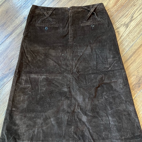 EUC authentic Dolce & Gabbana midi corduroy skirt with a silk lining. - Picture 3 of 12